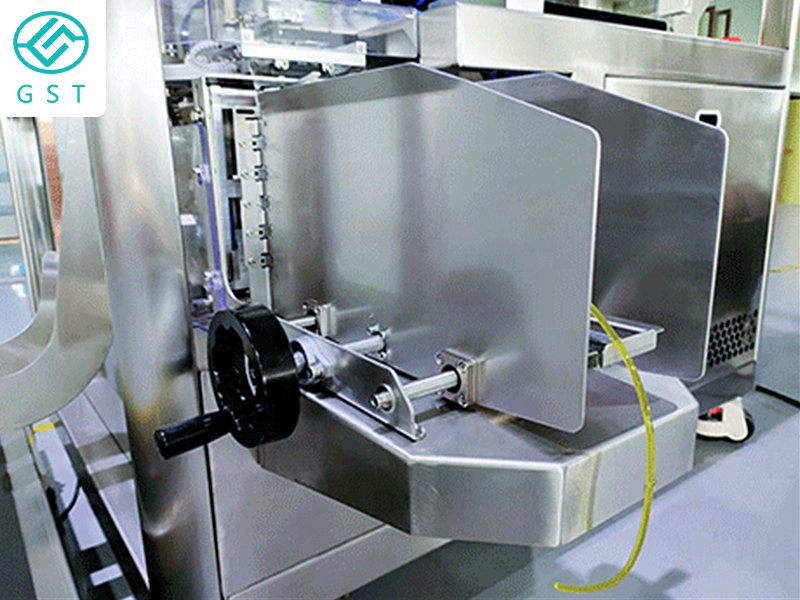 GST's facial mask automatic folding machine-processing and production of facial masks