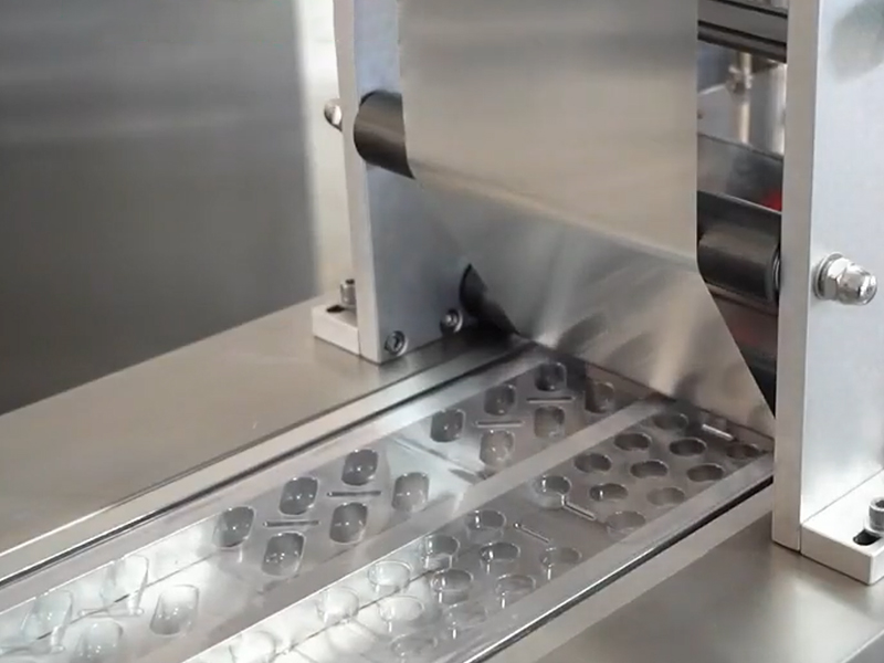 Automatic blister packaging machine: improve production efficiency and product quality