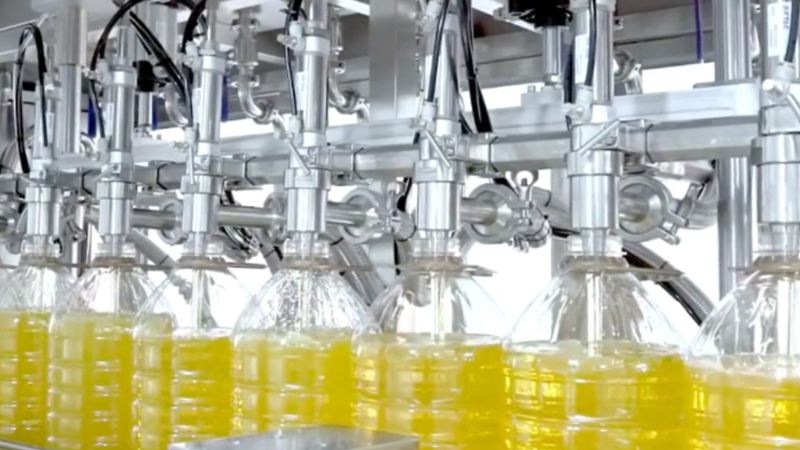 Edible oil filling automated production line: leading the food industry