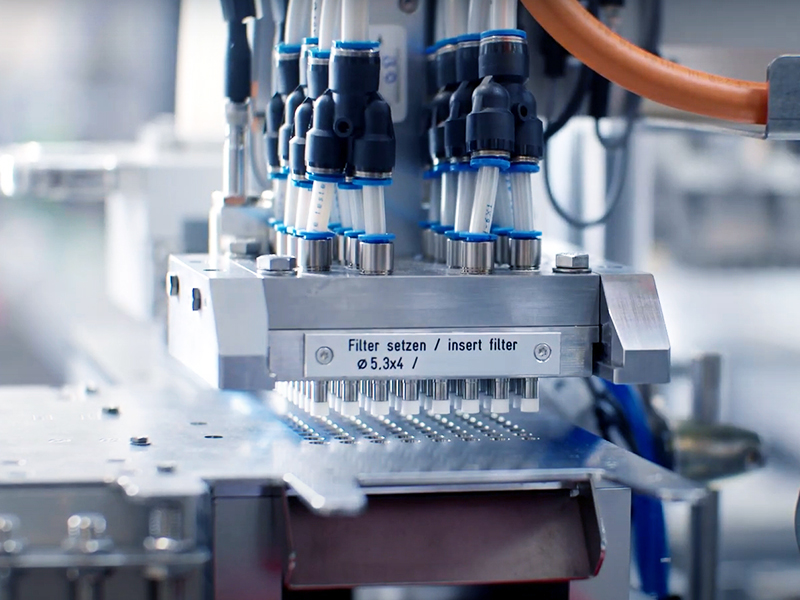 Fully automatic box packaging machine: efficient and precise packaging solution