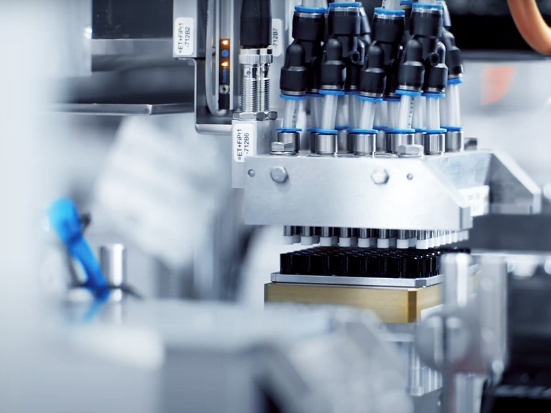 Fully automatic box packaging machine: efficient and precise packaging solution