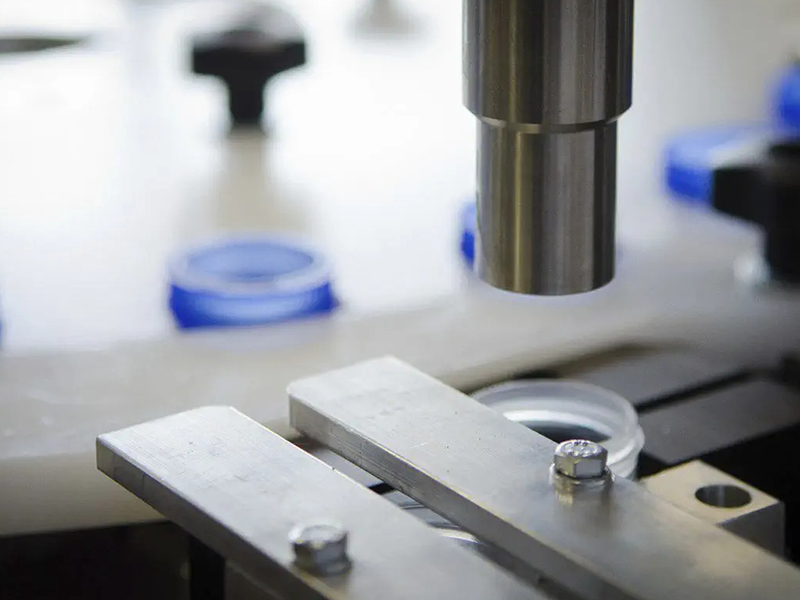 Fully automatic assembly line equipment: the core driving force of modern industrial production