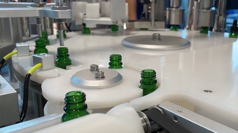 Intelligent manufacturing of automatic cleaning and quantitative precision liquid filling production