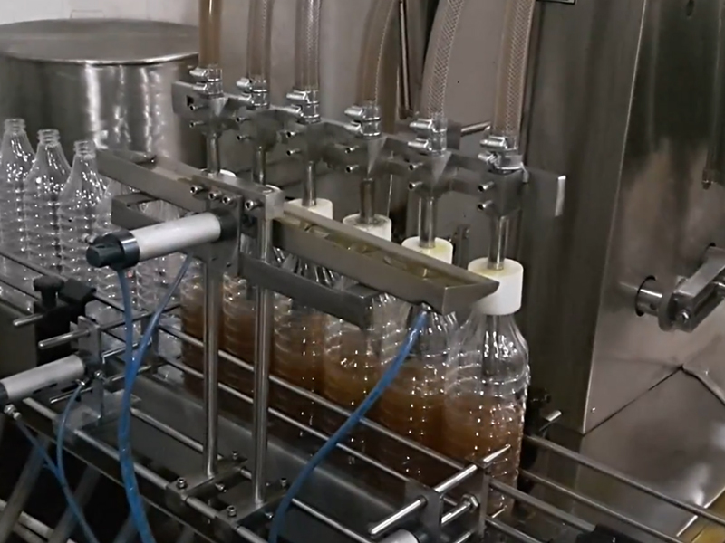 Six-head liquid fully automatic quantitative filling machine equipment filling edible oil