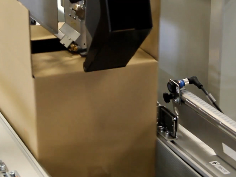 Automatic inner bag stretch sealing machine production line automatic sealing machine display