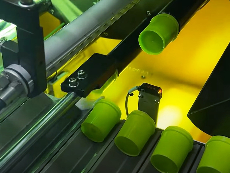 Customized automation equipment solutions help enterprises upgrade to smart manufacturing.